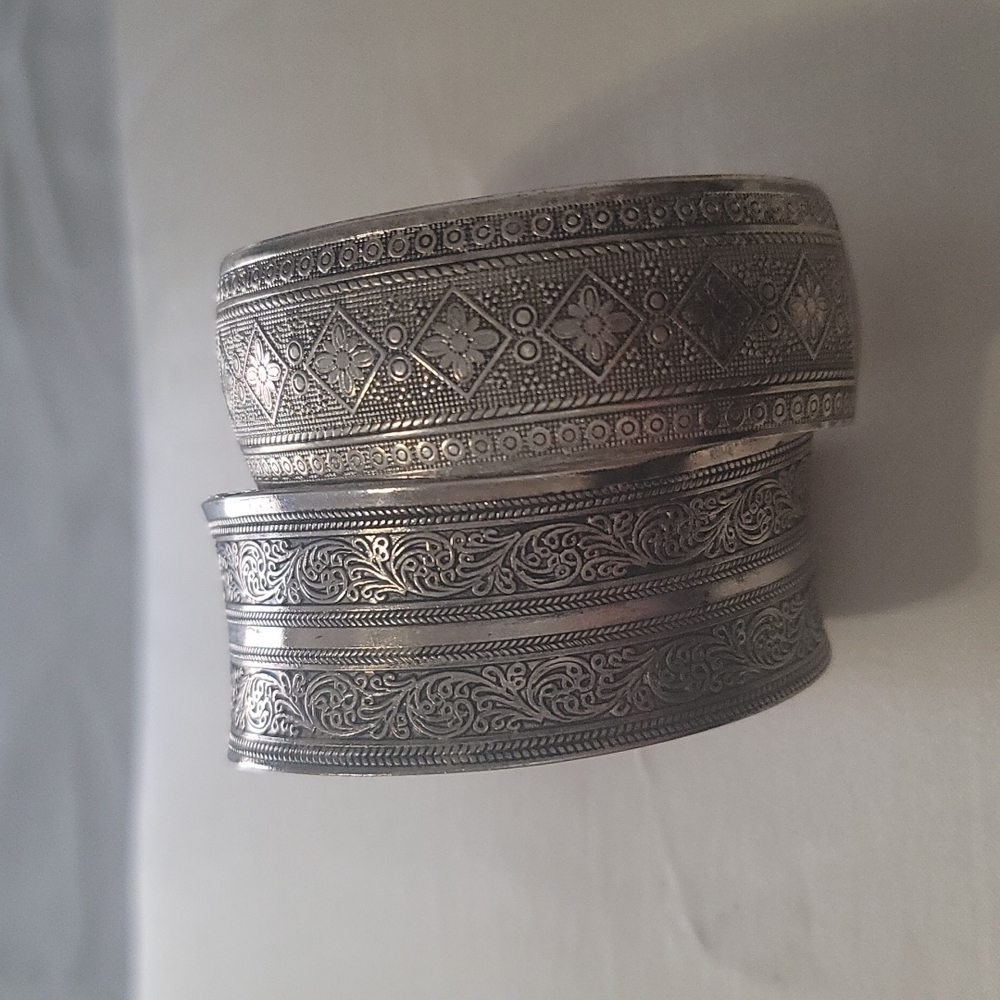 Bangle bracelets - Picture 2 of 3